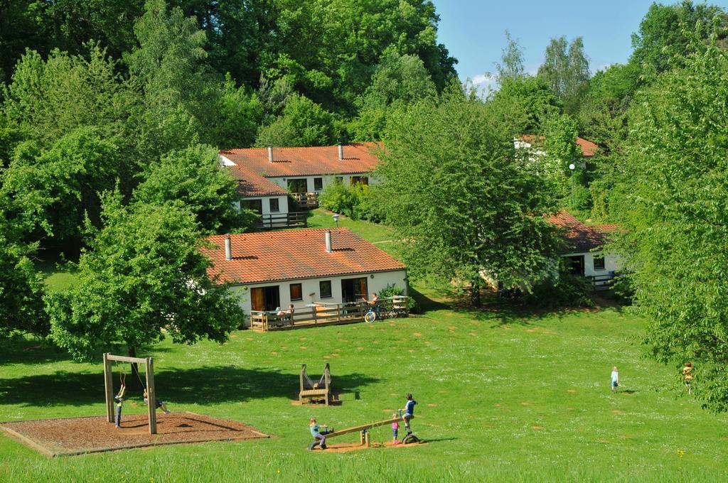 Vallee De Rabais Hotel Virton Bagian luar foto
