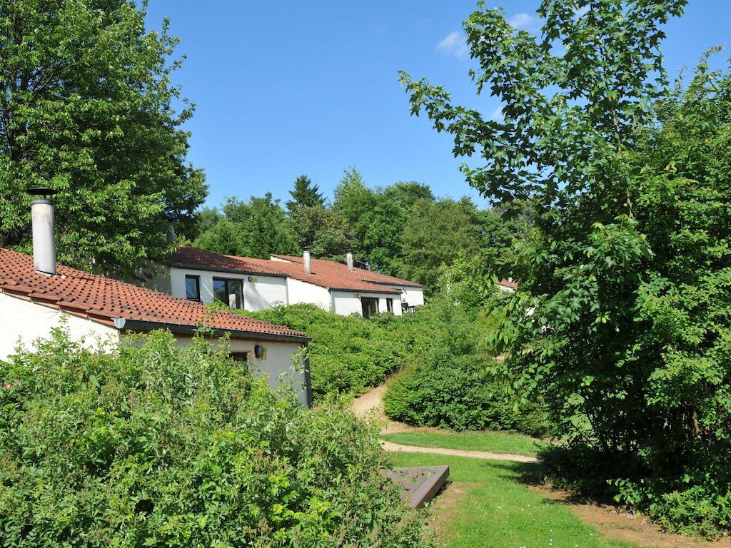 Vallee De Rabais Hotel Virton Bagian luar foto