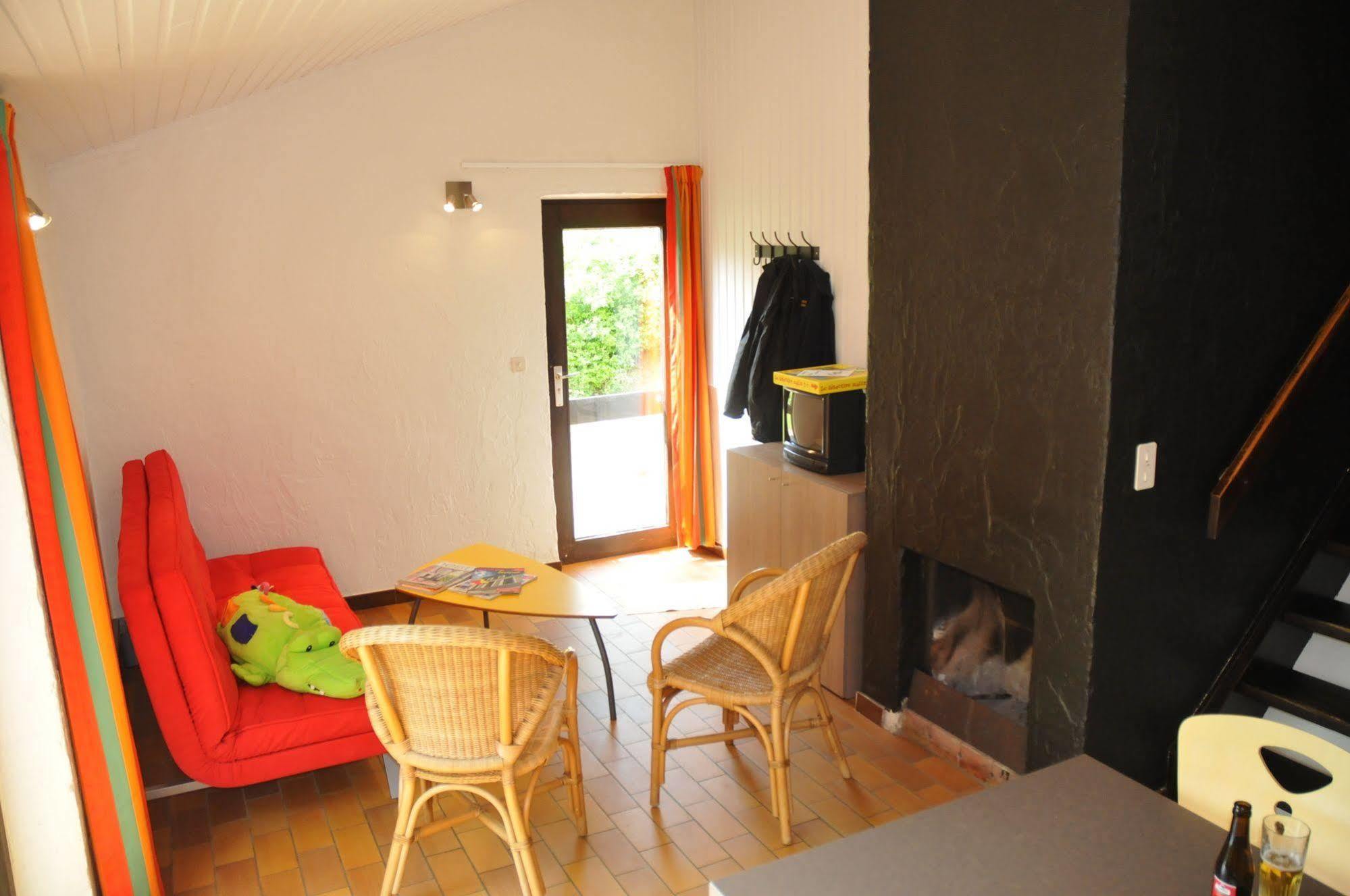 Vallee De Rabais Hotel Virton Bagian luar foto