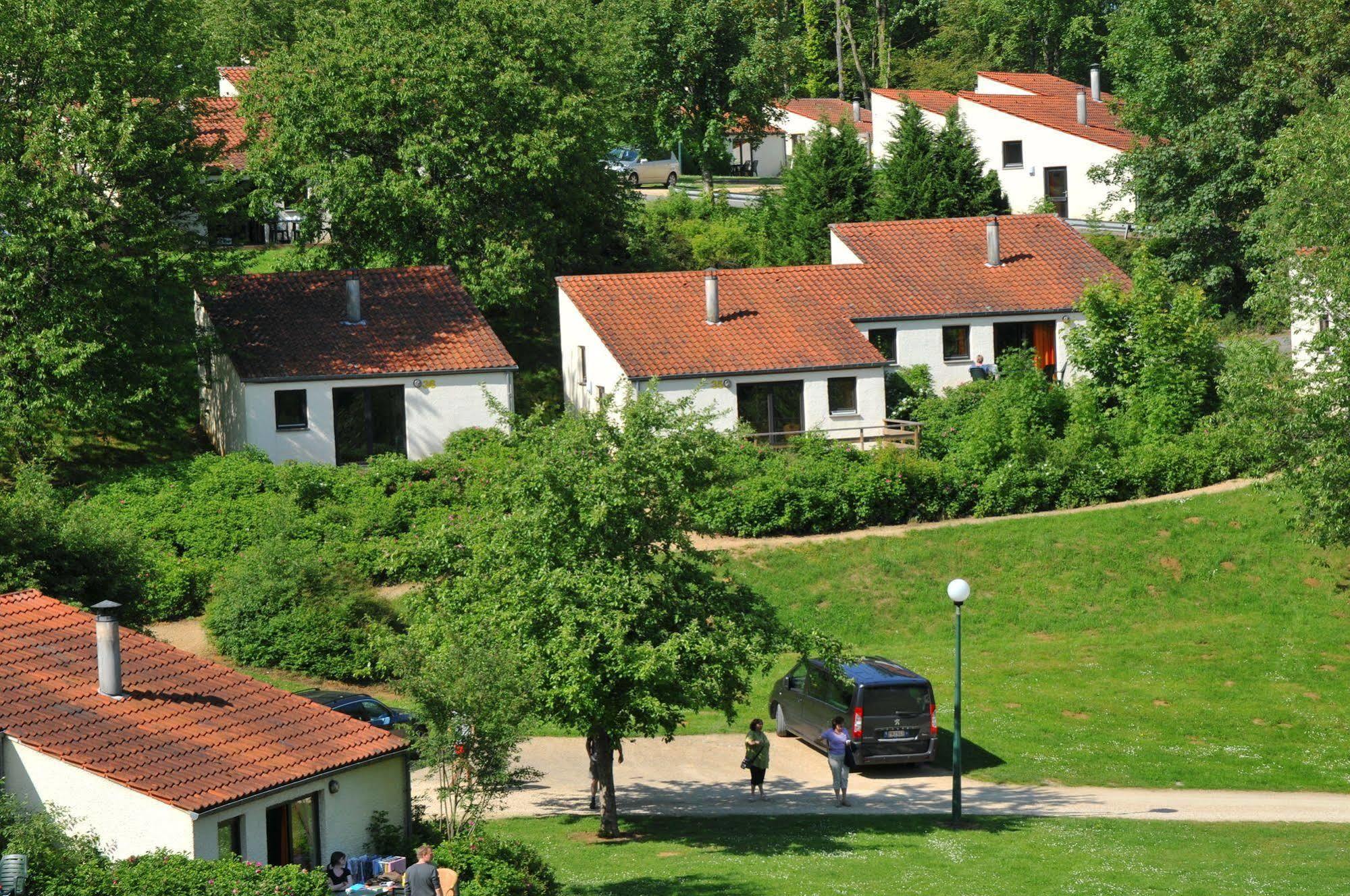 Vallee De Rabais Hotel Virton Bagian luar foto