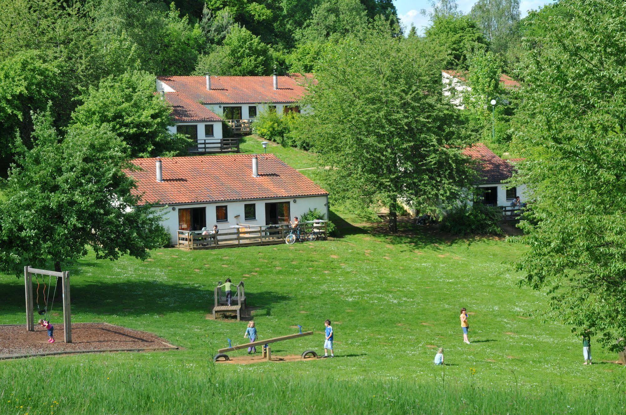 Vallee De Rabais Hotel Virton Bagian luar foto