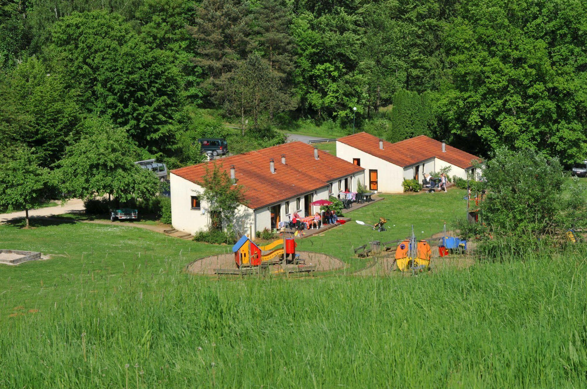 Vallee De Rabais Hotel Virton Bagian luar foto