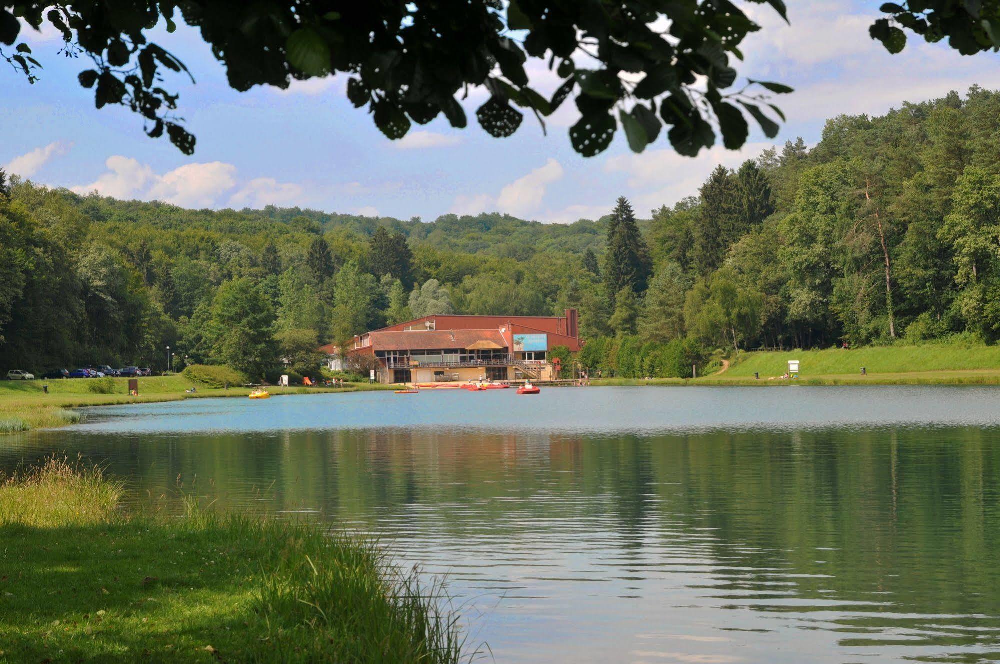 Vallee De Rabais Hotel Virton Bagian luar foto